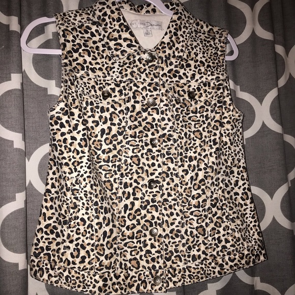 Cheetah vest - Picture 1 of 1